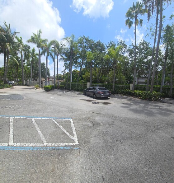 Building Photo - 8950 SW 69th Ct
