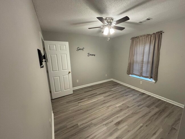 Building Photo - 4010 Calypso Dr