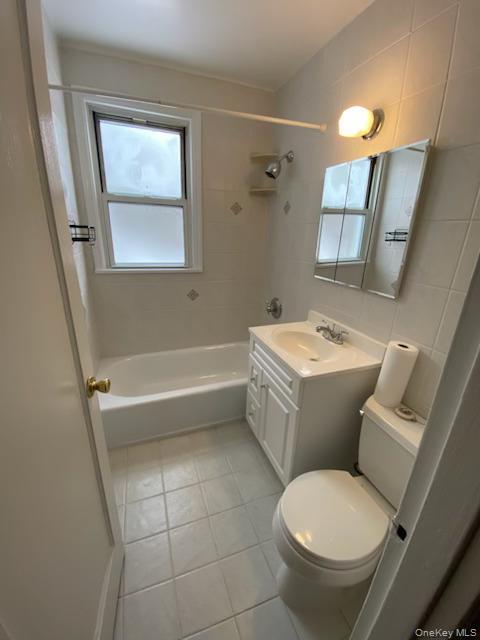 Building Photo - 3 Winchester Ave