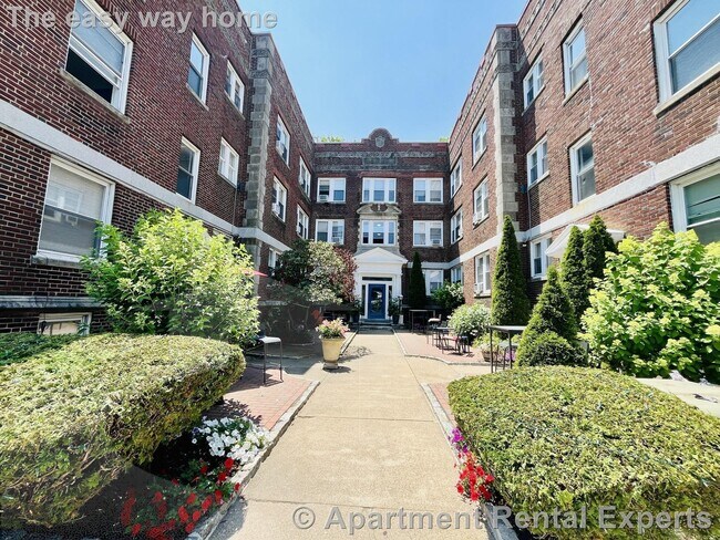 Building Photo - 15 Ives St