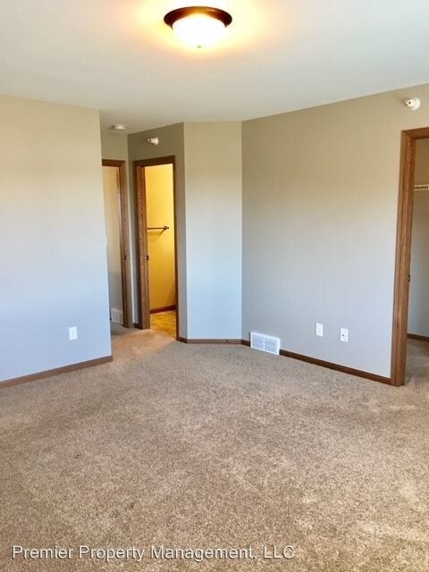 Building Photo - 2125 Liberty Glen Loop
