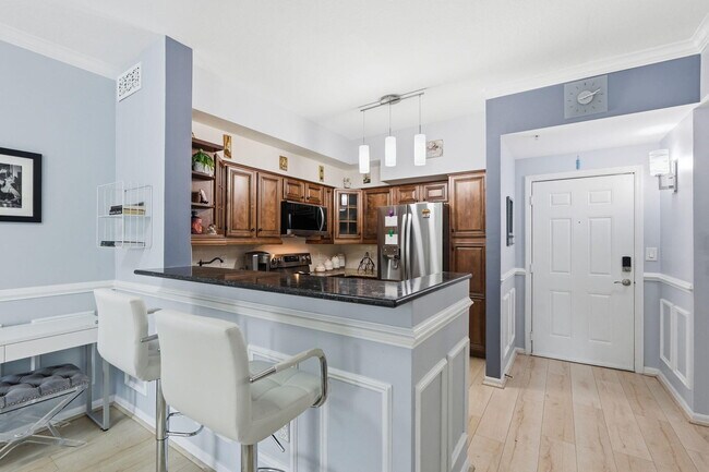 Building Photo - 802 W Windward Way