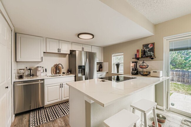 Building Photo - Charming 3 bed/1 bath Broomfield Home - Available December 20th!