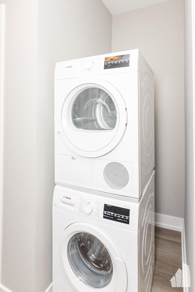 Building Photo - 1 bedroom in Chicago IL 60613