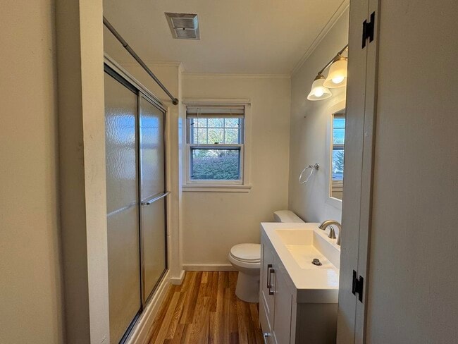 Building Photo - 16 Belmont Ave