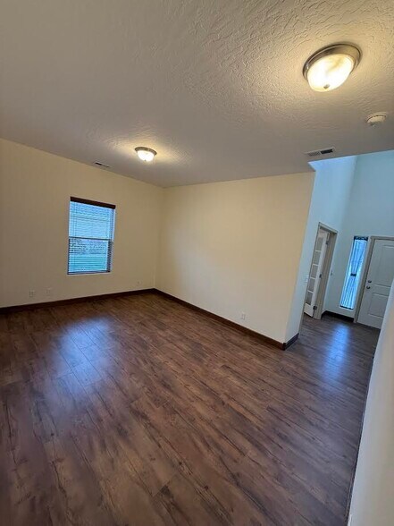 Building Photo - 3420 W Pescador Dr