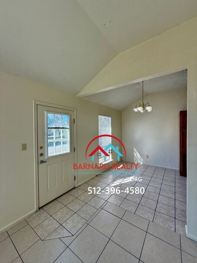 Building Photo - Available Now: 3 Bedroom, 2 Bath Stand Alone Home