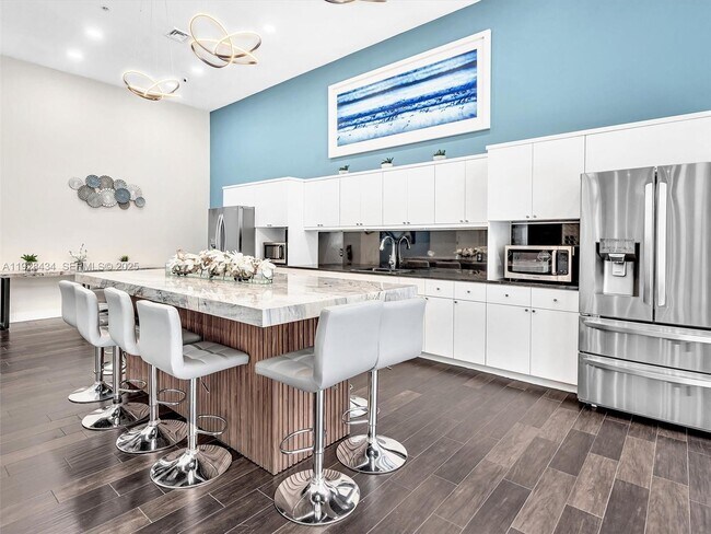 Building Photo - 18800 NE 29th Ave