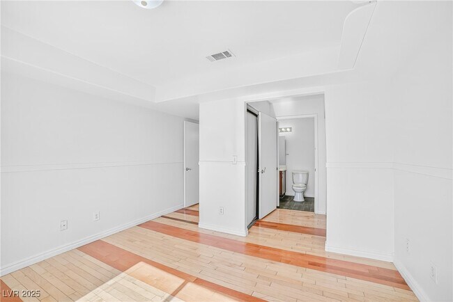 Building Photo - 1509 Linnbaker Ln