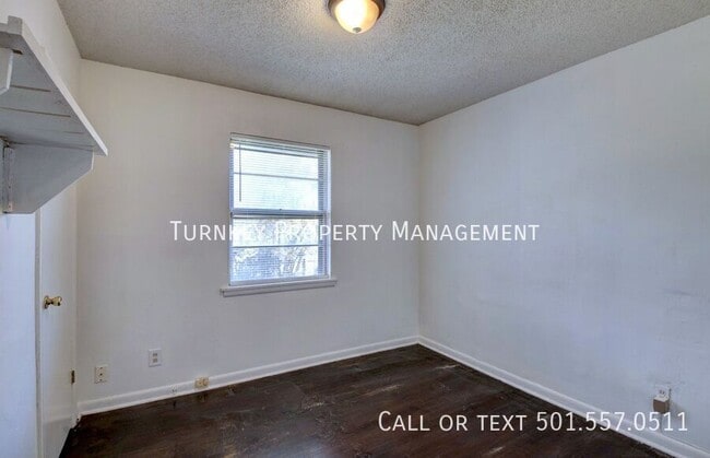 Building Photo - 20 S Wakefield Dr