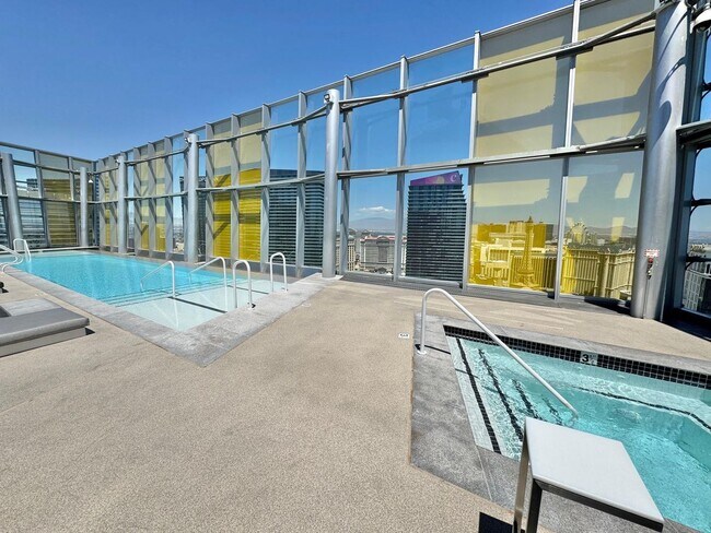 Building Photo - BEAUTIFUL, TURN-KEY HIGH-FLOOR CONTEMPORAR...