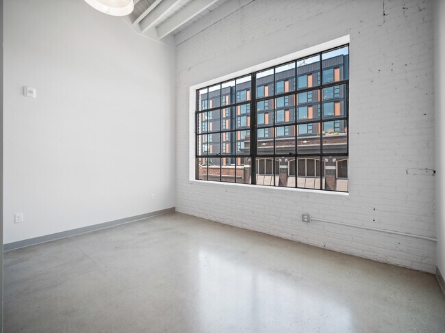 Building Photo - Lolo Lofts