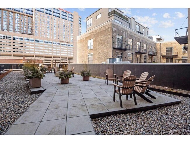 Building Photo - 740 Portland Ave