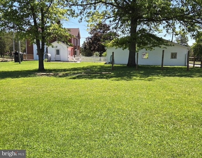 Building Photo - 8293 Leetown Rd
