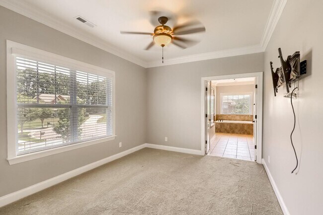 Building Photo - 5 Bedroom single family home in Mooresville