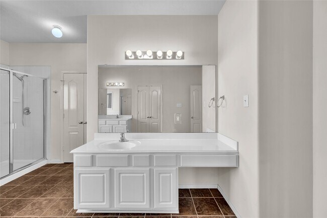 Building Photo - 2614 Shady Acres Ct