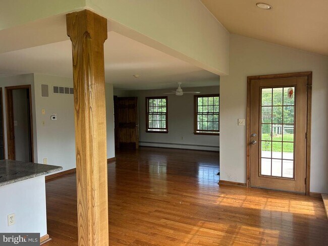 Building Photo - 436 Pineville Rd
