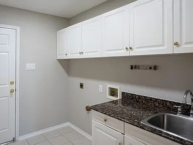 Building Photo - Beautiful 4 bedroom 3 bath home in a quiet...