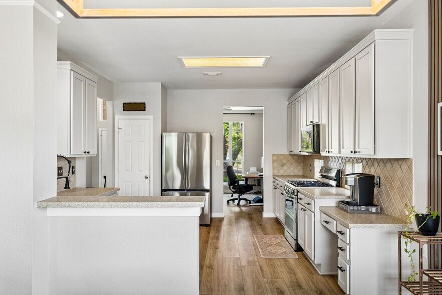 Building Photo - 10614 Spirit Horse