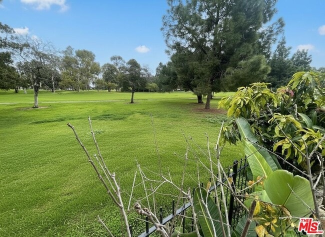 Building Photo - 4368 Fairway Dr