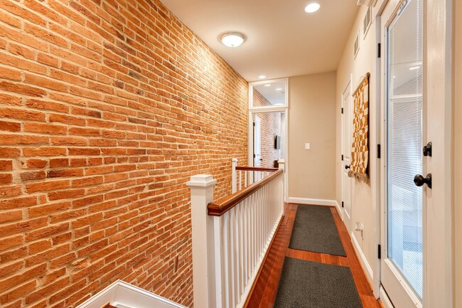 Building Photo - 1308 S Charles St
