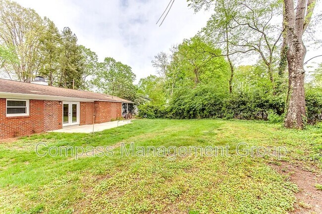 Building Photo - 9204 Topoco Dr