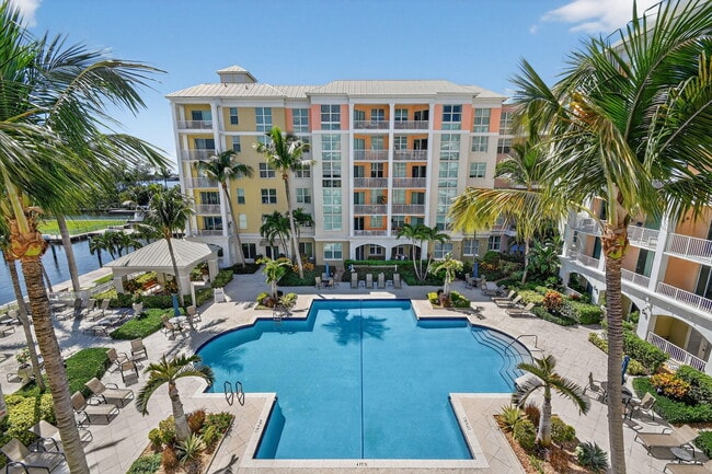 Building Photo - 806 E Windward Way