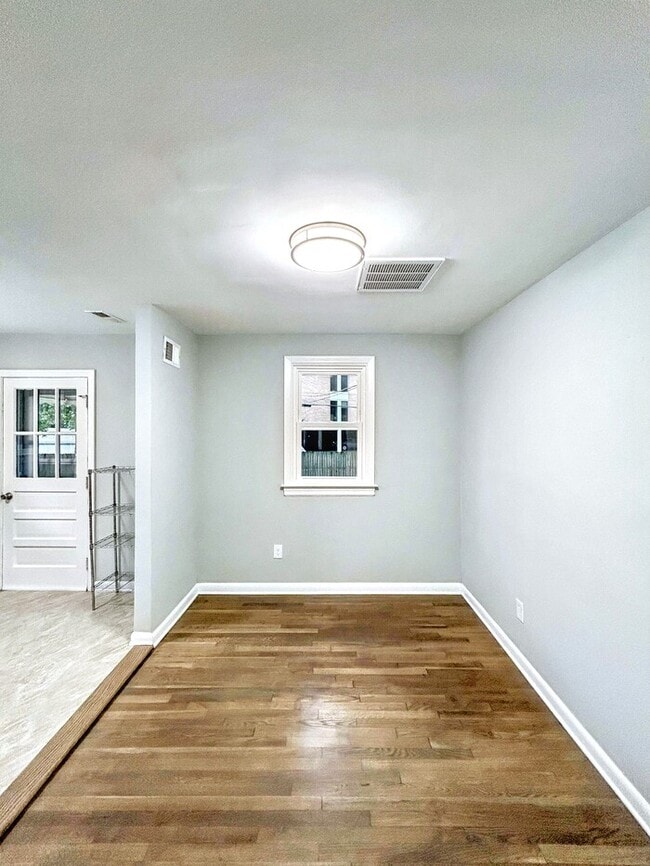 Building Photo - 1513 Cutshaw Pl