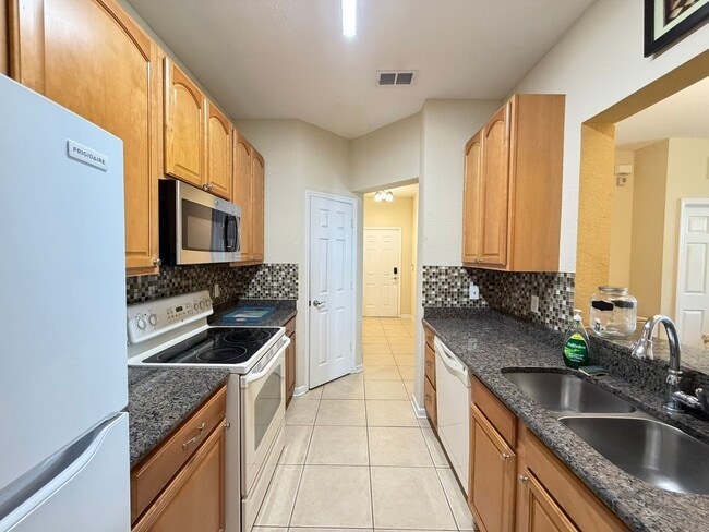 Building Photo - 6466 Cava Alta Dr