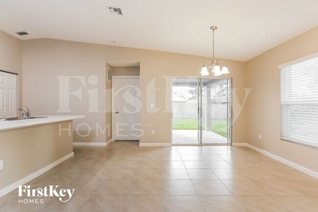 Building Photo - 1810 SW Starman Ave