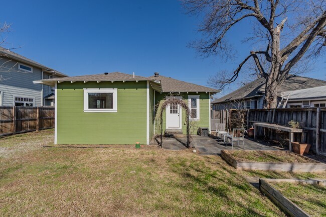 Building Photo - 6706 Fisher Rd