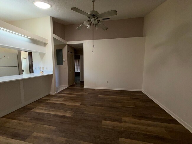 Building Photo - 250 Terrace Hill Blvd
