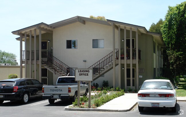 Building Photo - Santa Paula Apartments