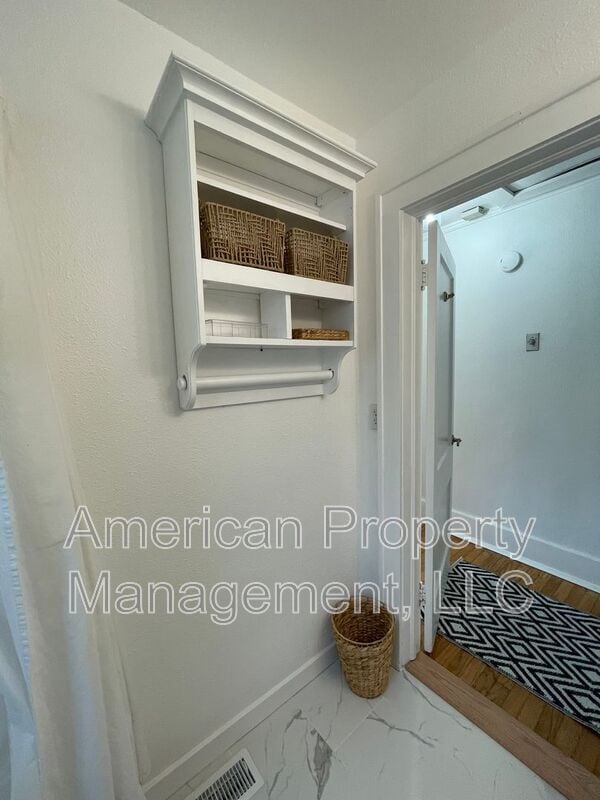 Building Photo - 1227 S College Ave