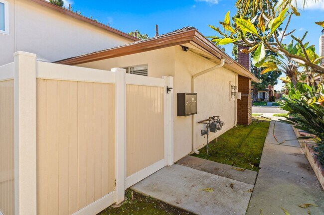 Building Photo - 17972 Baron Cir