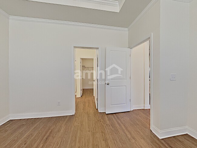 Building Photo - 214 Lake Vista Dr