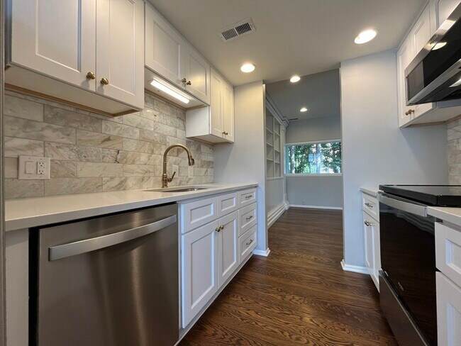 Building Photo - 501 Fenton Pl