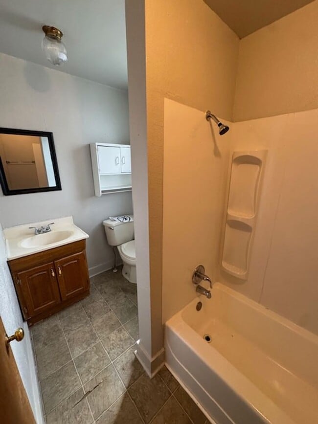 Building Photo - 1516 Bayer Ave