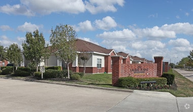 Building Photo - Laurel Point