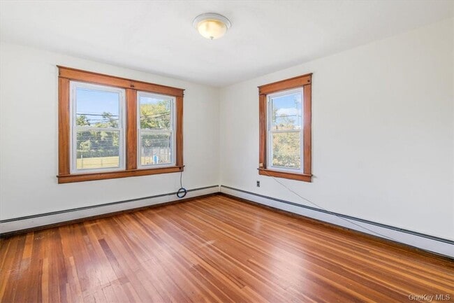 Building Photo - 3245 Albany Post Rd