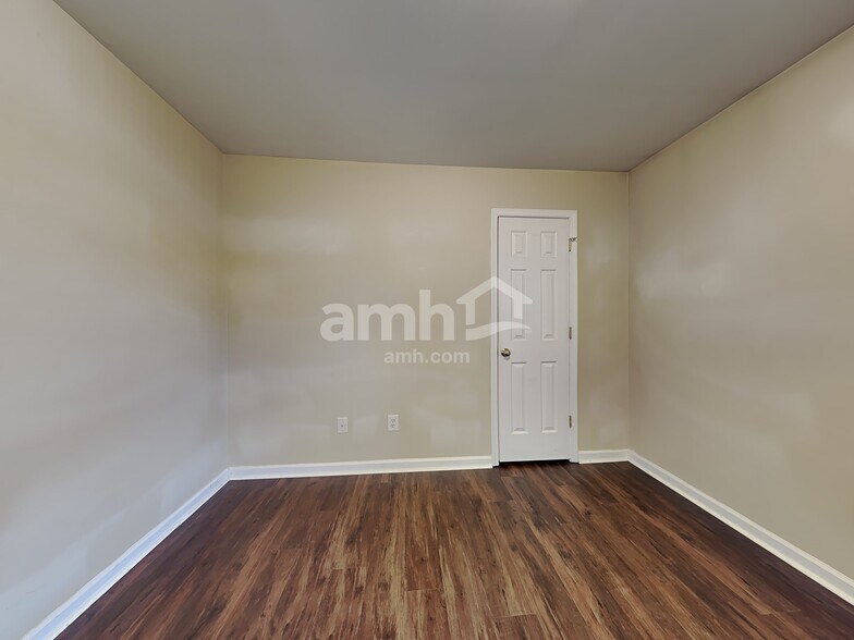 Building Photo - 815 Brookhannah Ct