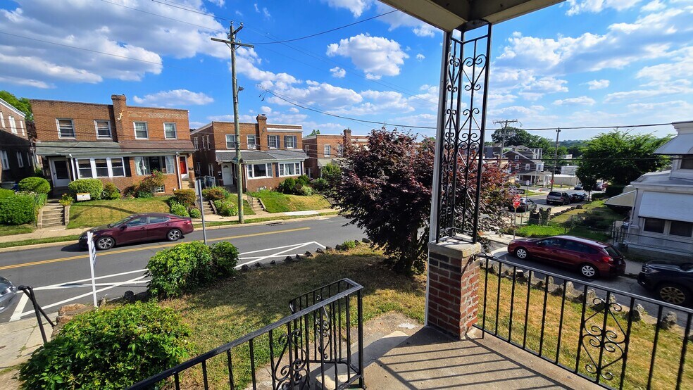 Building Photo - 484 Shurs Ln