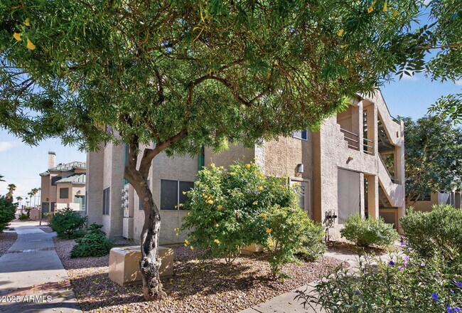 Building Photo - 101 N 7th St