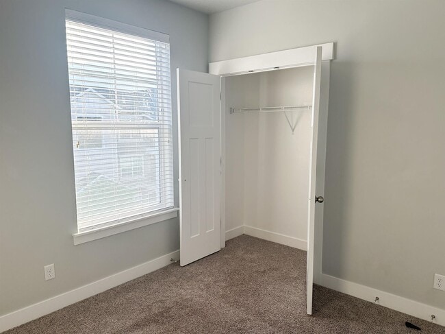 Building Photo - Newer Vineyard Condo for Rent! Next to Utah Valley University!!