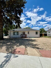 Building Photo - Charming 3-Bedroom Home with Spacious Layo...