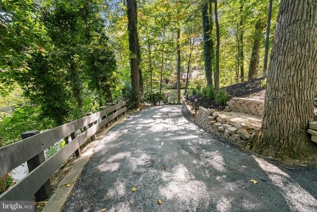 Building Photo - 811 Sligo Creek Pkwy