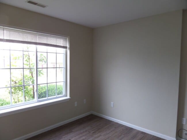 Building Photo - Available July 27th