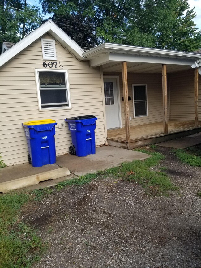 Building Photo - 607 IA-1
