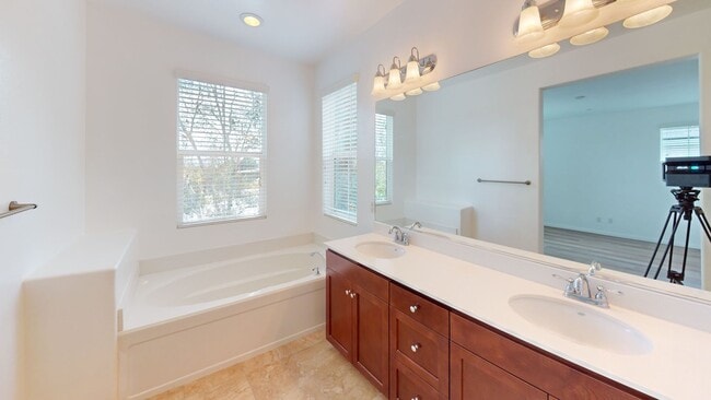 Building Photo - Available Now: Cozy 4 Bedroom 2.5 Bath Hom...