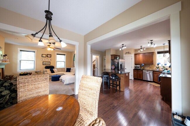 Building Photo - 15615 Dunberry Way